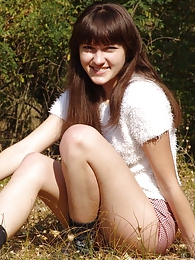 Very-Sexy.com presents: Outdoor girl Juliya plays in the field