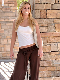 Very-Sexy.com presents: Light-Haired american cutie Summer Solstice removes her clothes and toys her twat